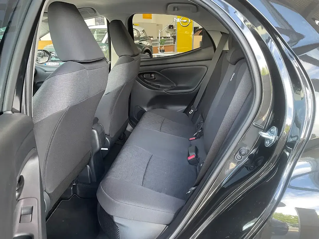 Toyota Yaris - Thumbnail 12