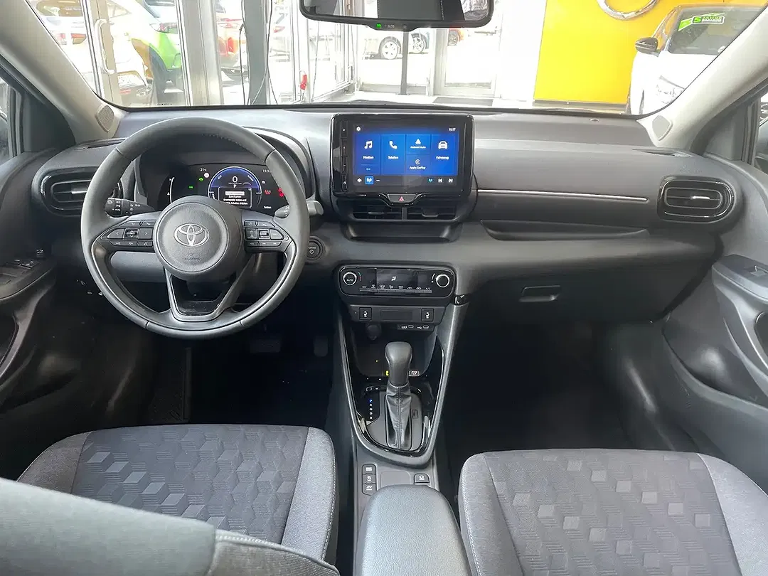 Toyota Yaris - Thumbnail 13