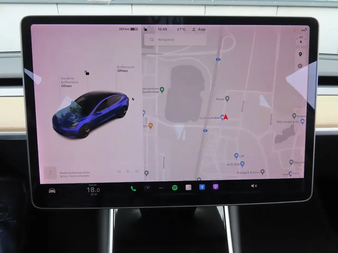 Tesla Model 3 - Thumbnail 14