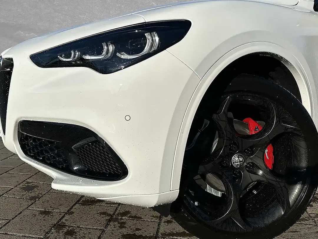 Alfa Romeo Stelvio - Thumbnail 13