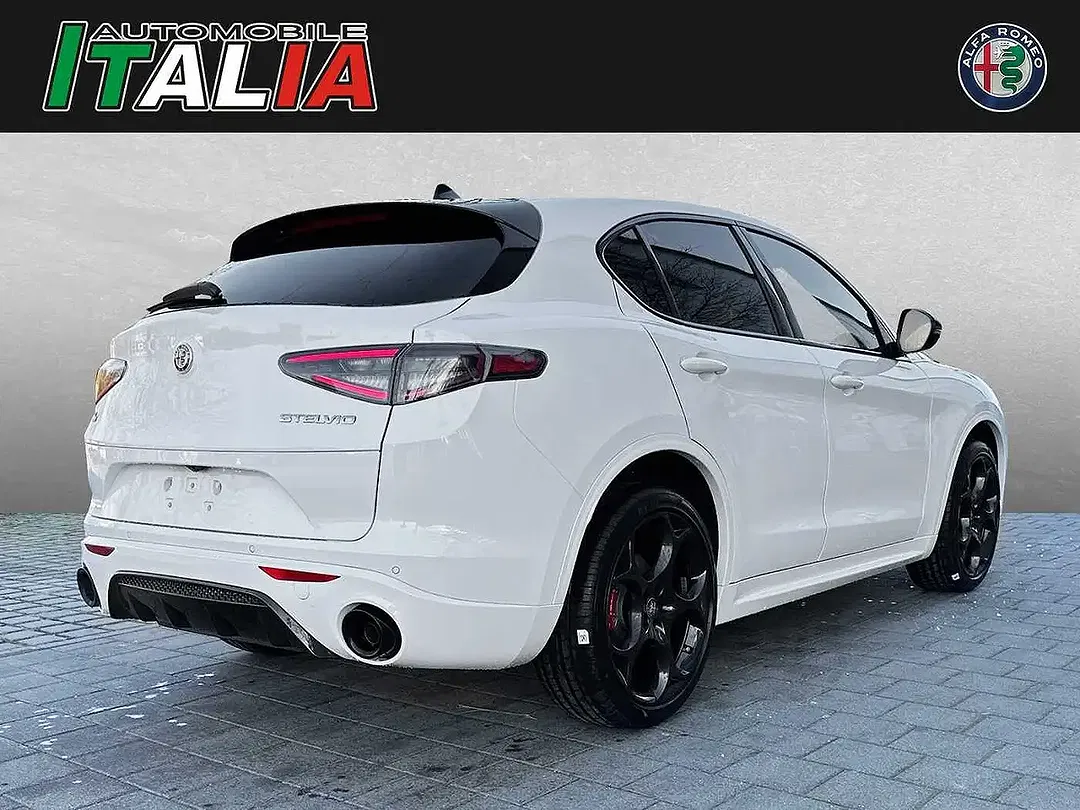 Alfa Romeo Stelvio - Thumbnail 2