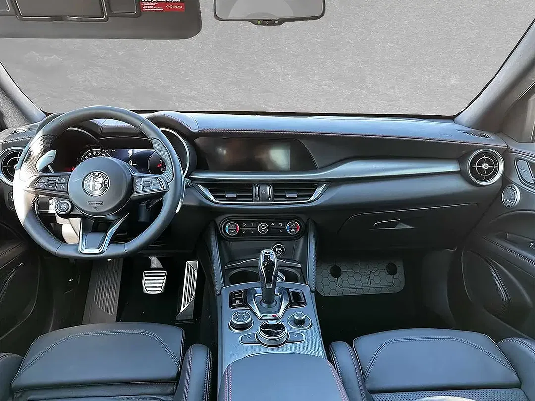 Alfa Romeo Stelvio - Thumbnail 7