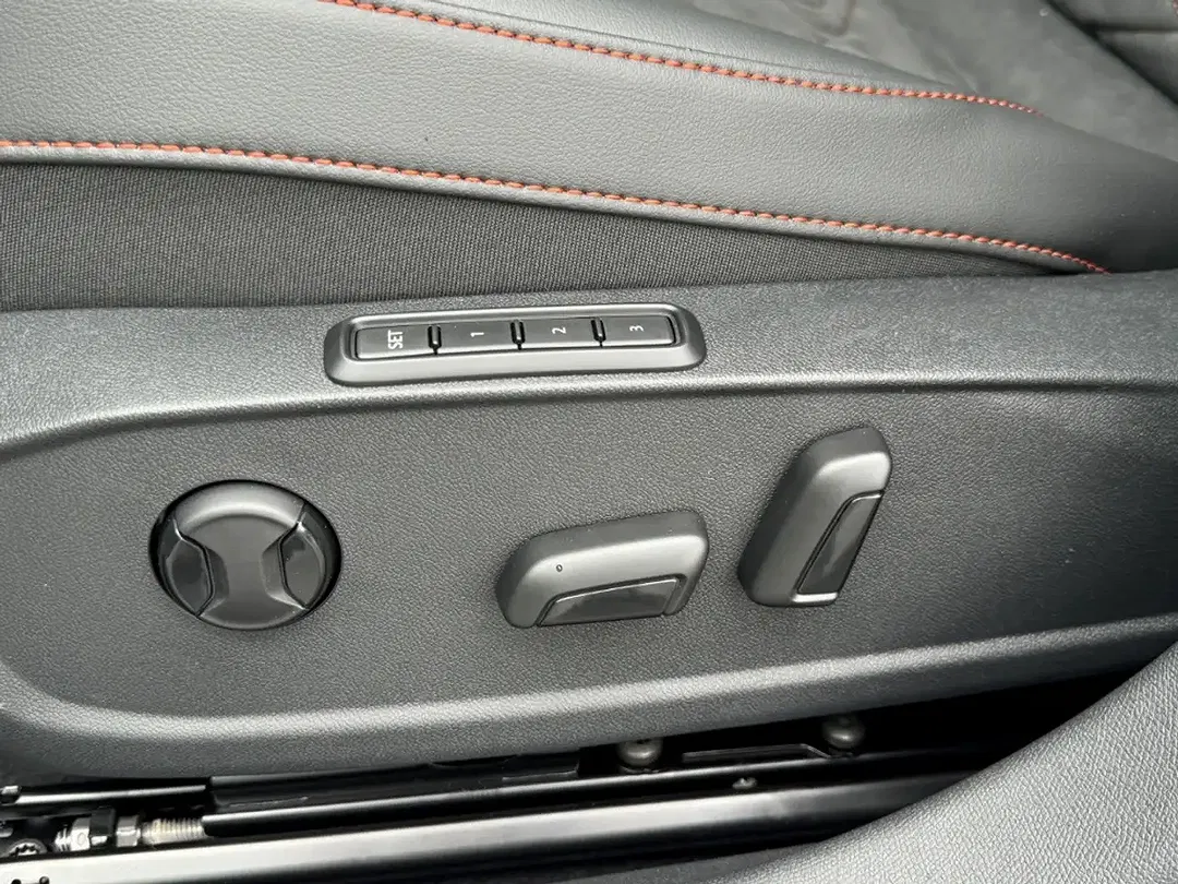 SEAT Leon - Thumbnail 12
