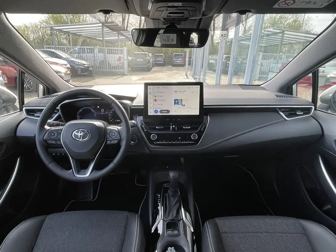 Toyota Corolla - Thumbnail 9