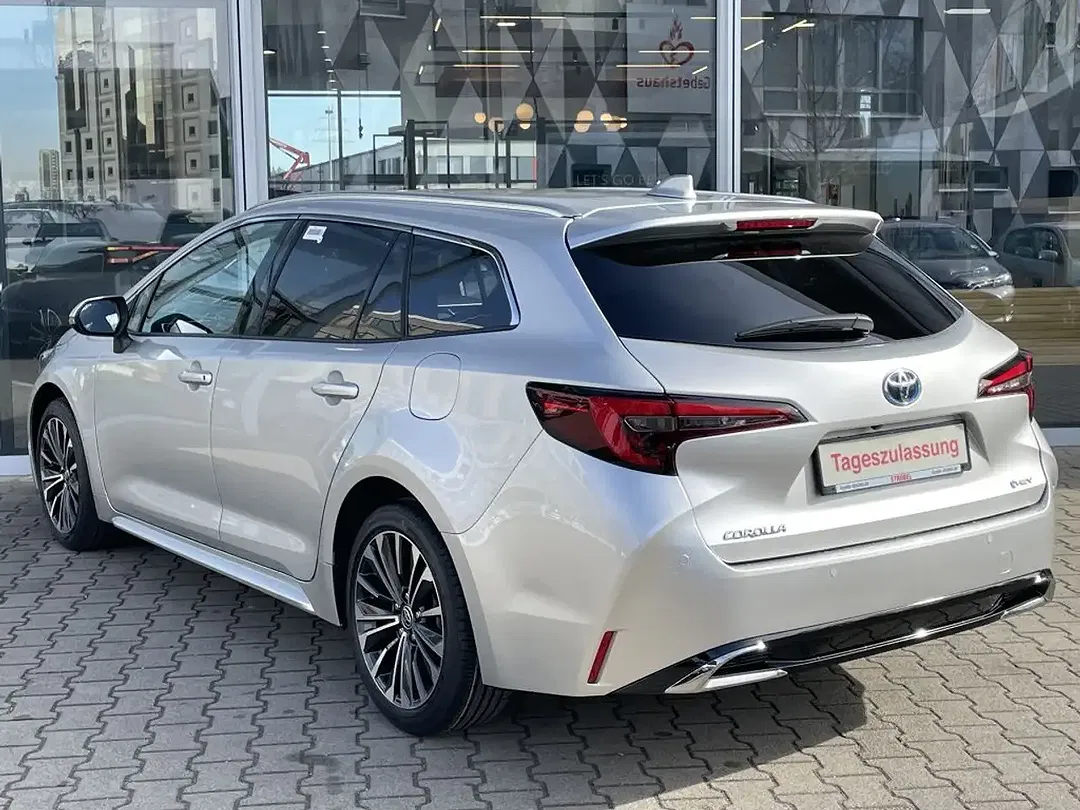 Toyota Corolla - Thumbnail 5