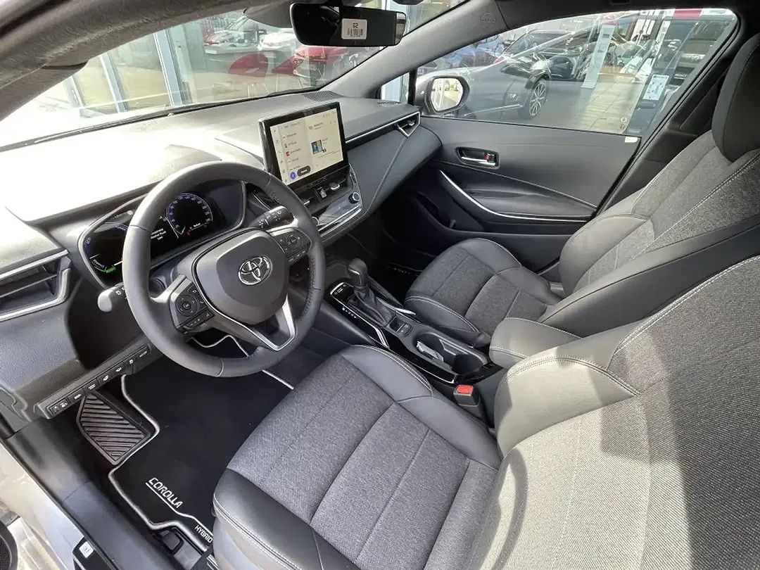 Toyota Corolla - Thumbnail 7