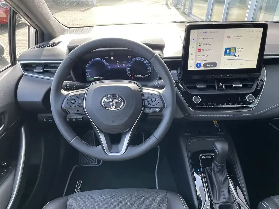 Toyota Corolla - Thumbnail 8