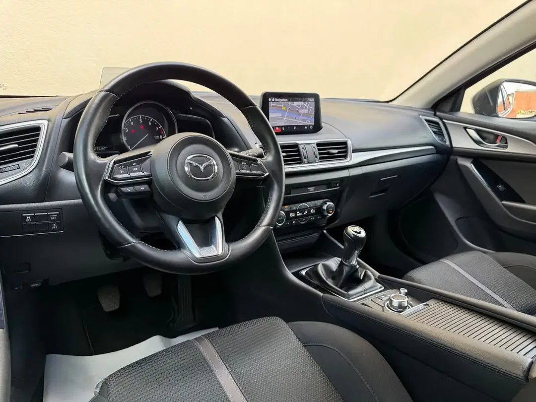 Mazda 3 - Thumbnail 11
