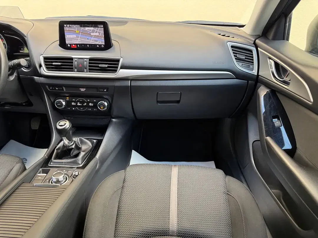 Mazda 3 - Thumbnail 14