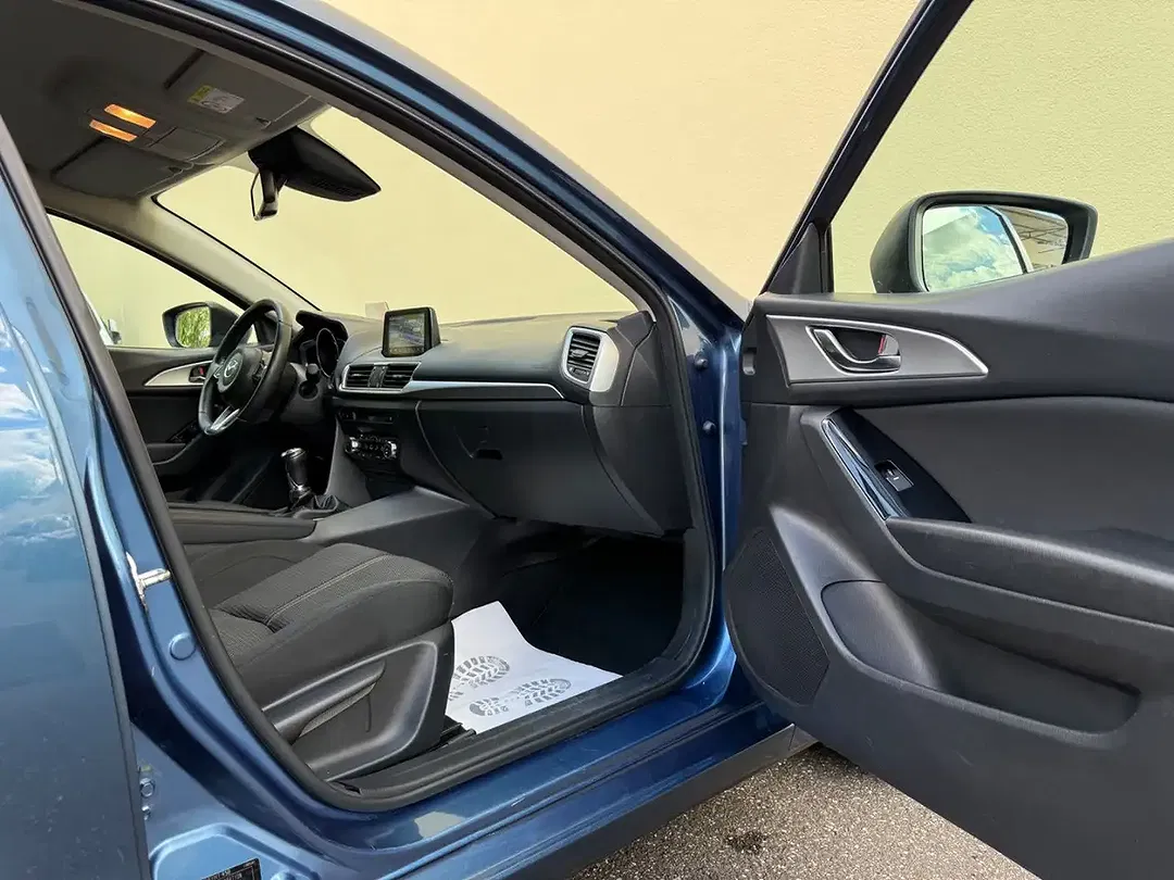 Mazda 3 - Thumbnail 15