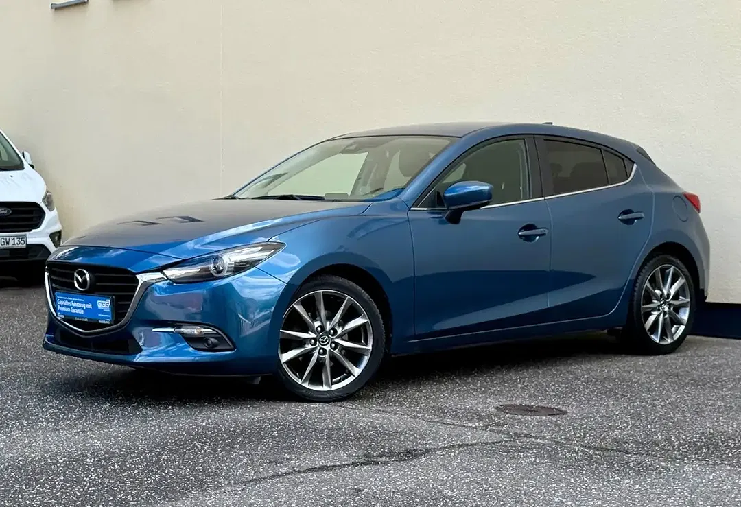 Mazda 3 - Thumbnail 2