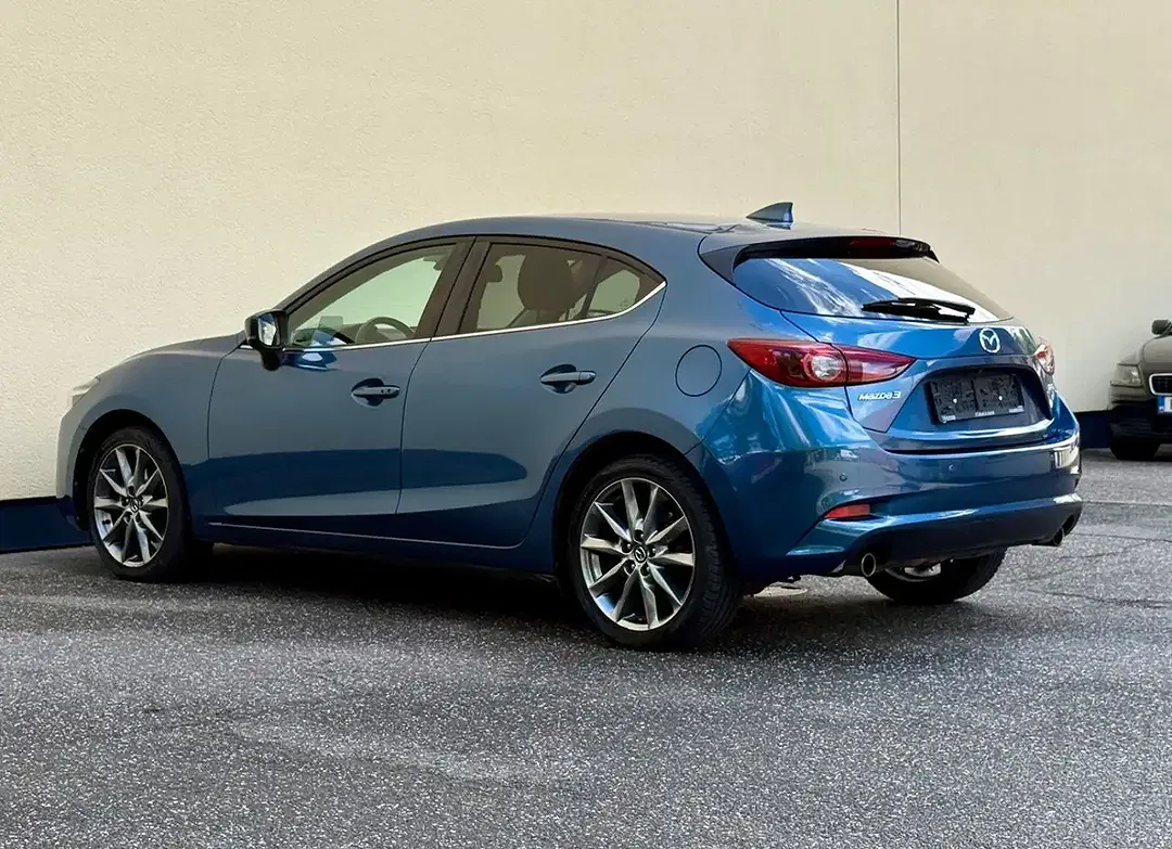 Mazda 3 - Thumbnail 5
