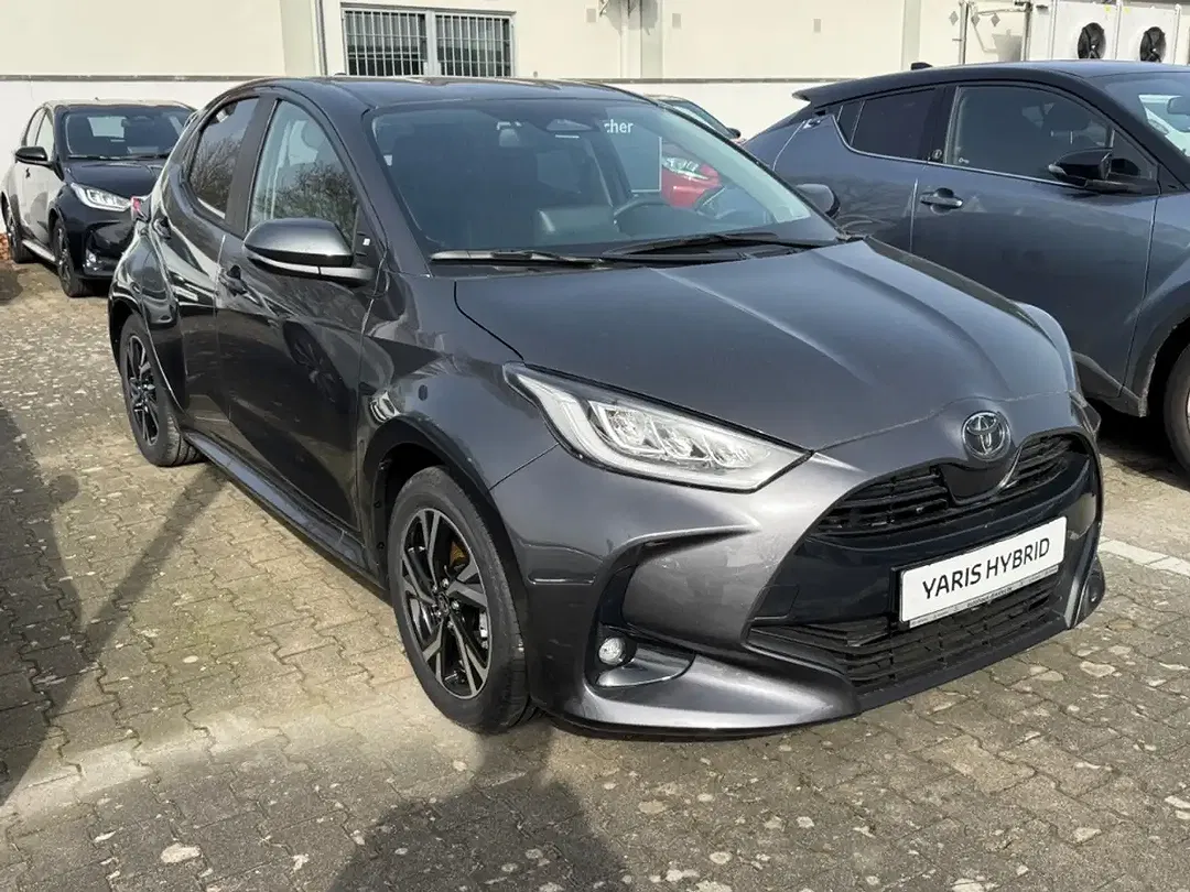 Toyota Yaris - Thumbnail 6