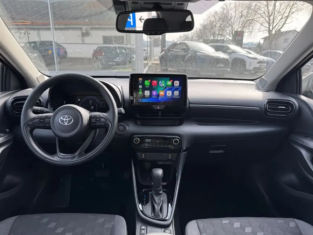 Toyota Yaris - Thumbnail 8