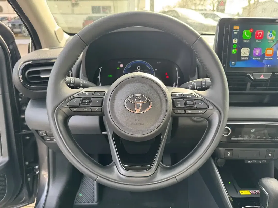 Toyota Yaris - Thumbnail 9