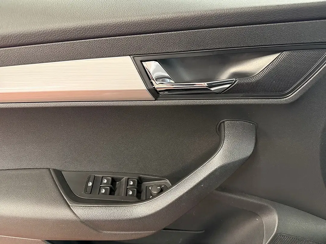 Skoda Karoq - Thumbnail 11