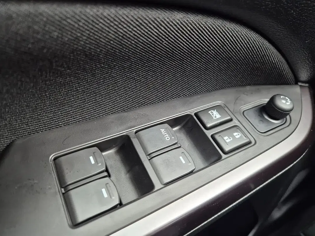 Suzuki Vitara - Thumbnail 13