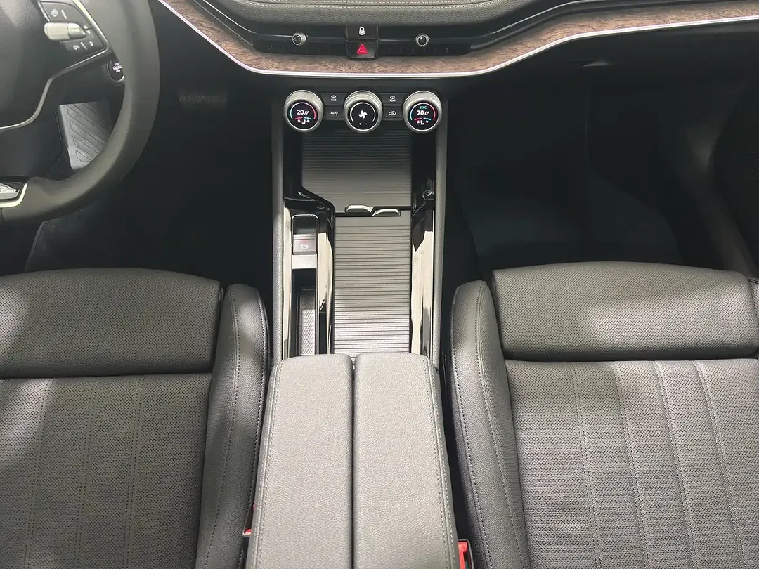 Skoda Superb - Thumbnail 12