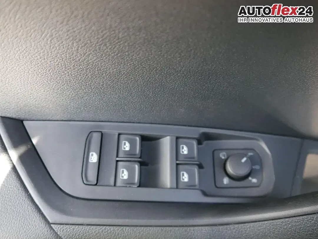 Skoda Karoq - Thumbnail 6