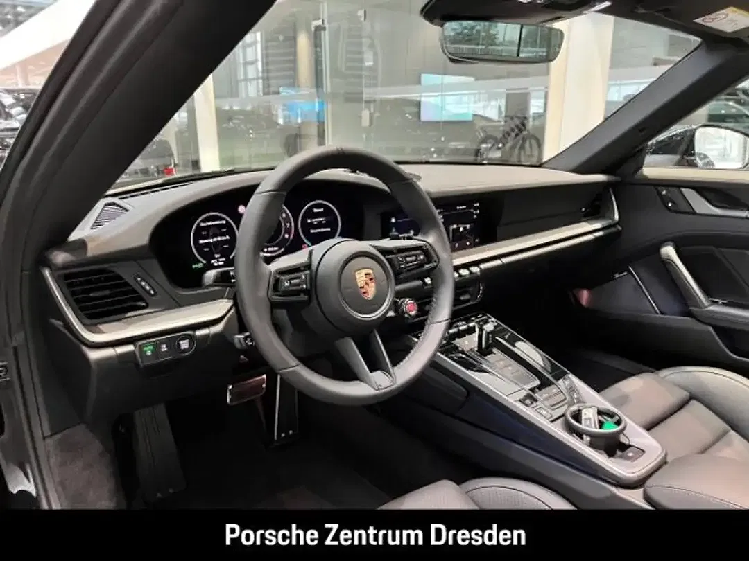 Porsche 992 - Thumbnail 4