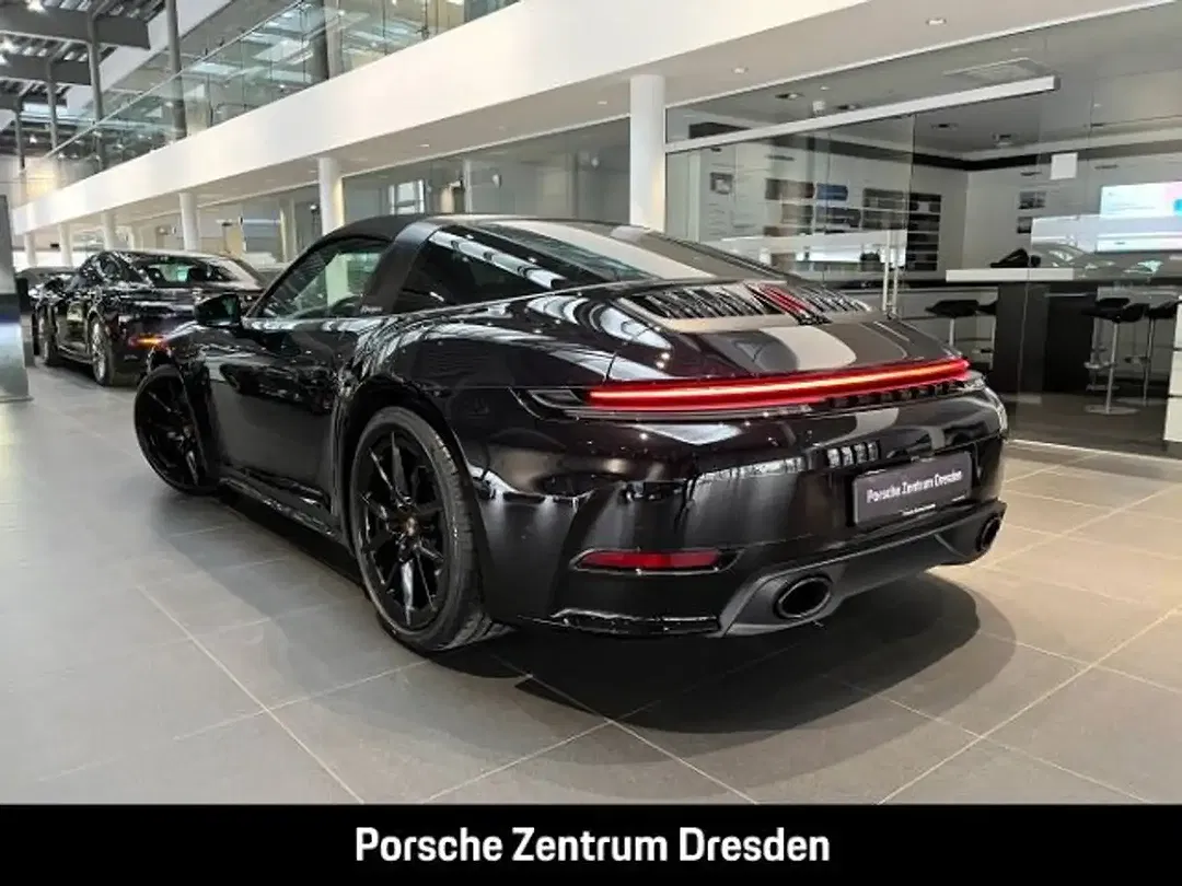 Porsche 992 - Thumbnail 6