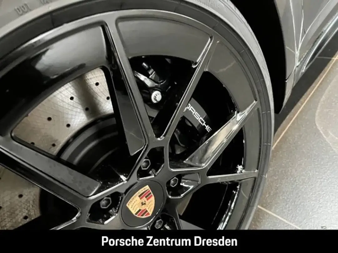 Porsche 992 - Thumbnail 8