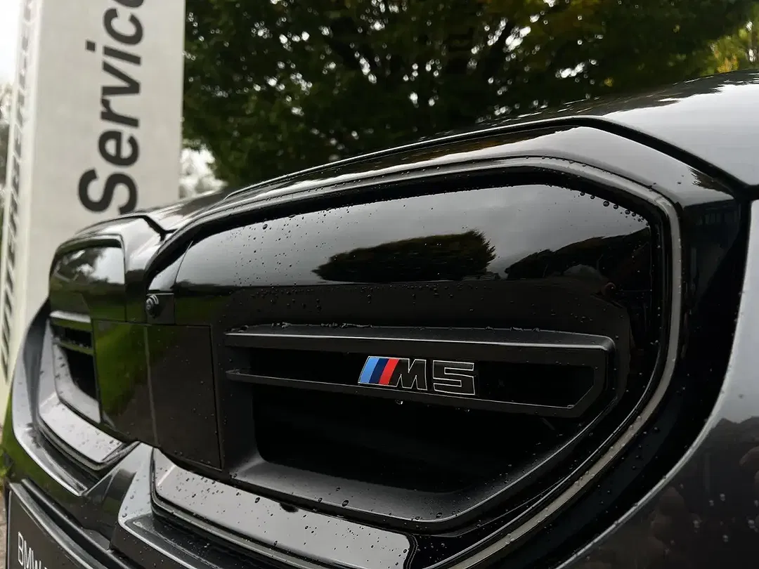 BMW M5 - Thumbnail 13