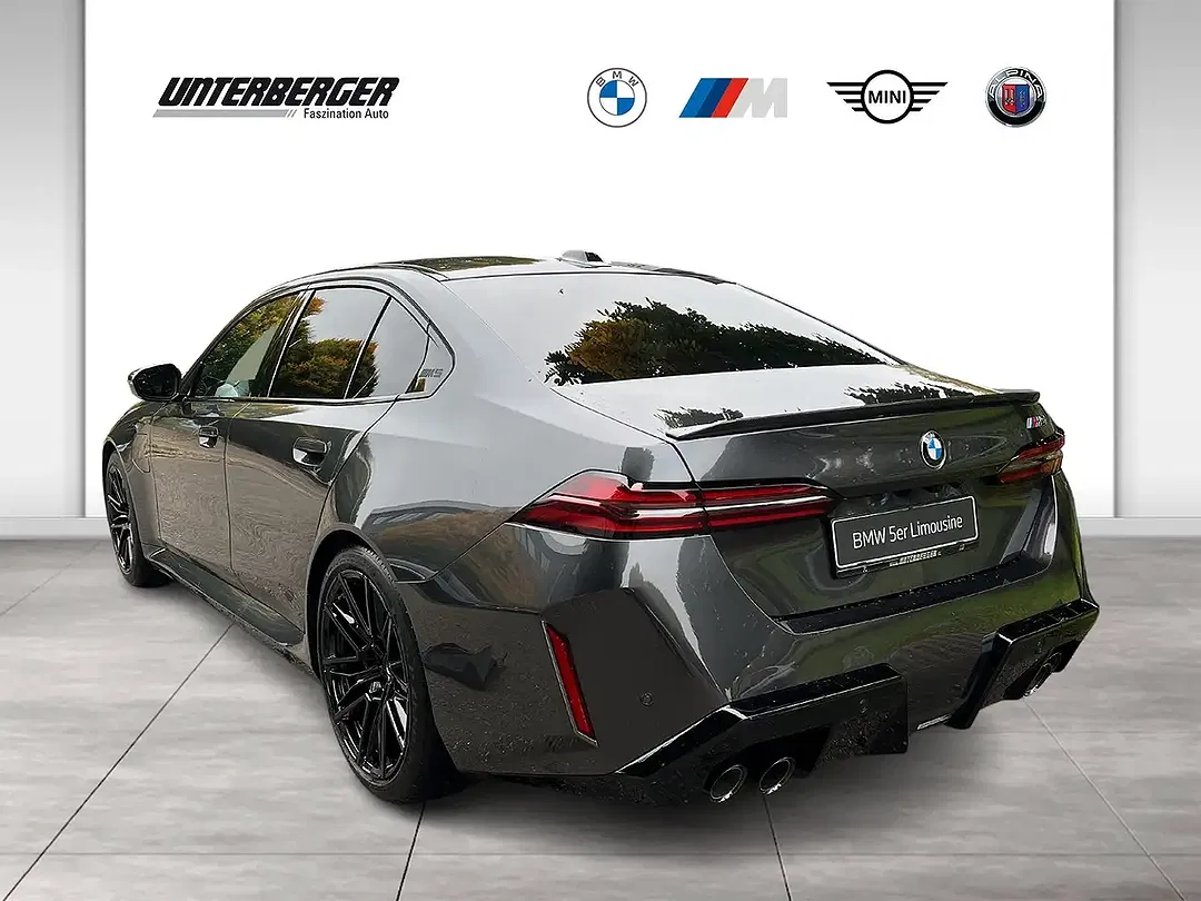 BMW M5 - Thumbnail 4