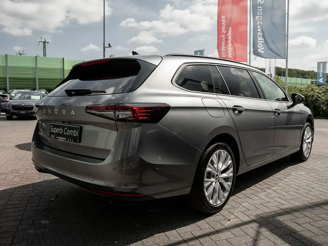 Skoda Superb - Thumbnail 3