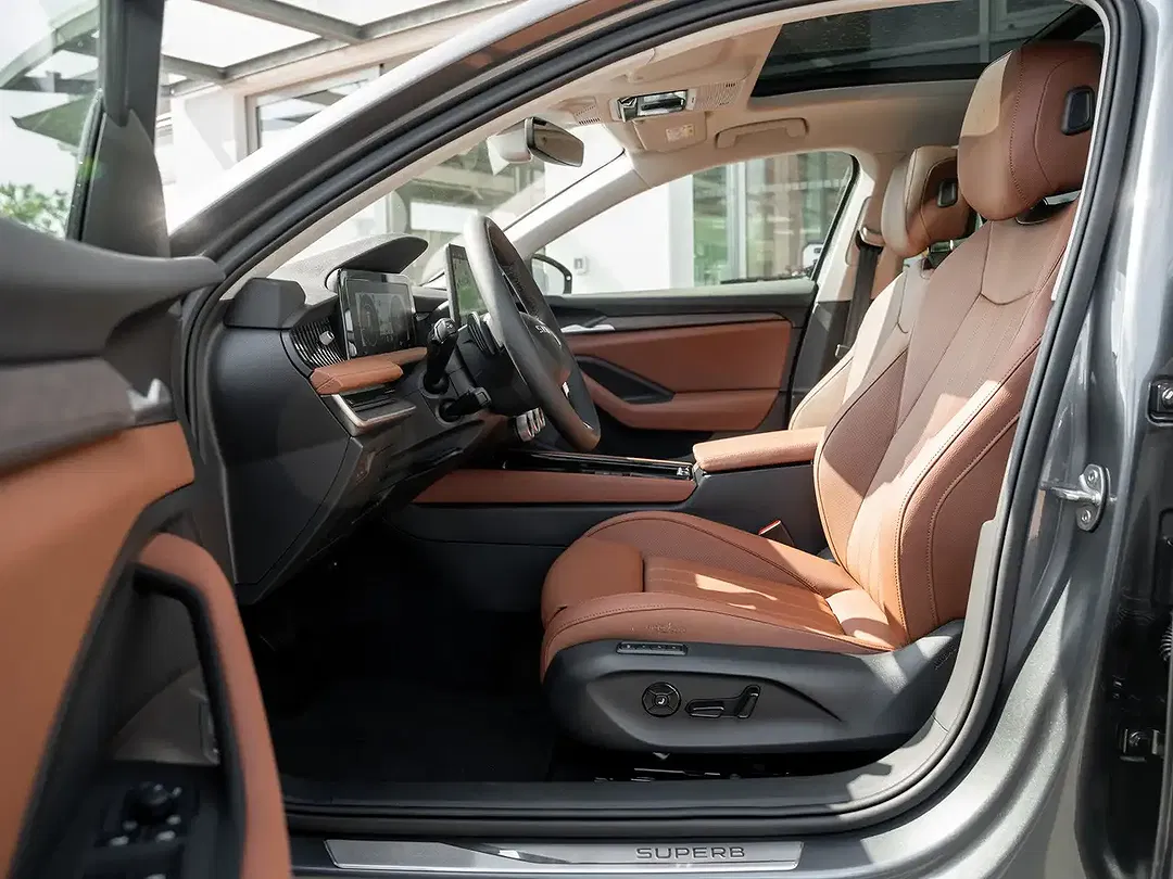 Skoda Superb - Thumbnail 6