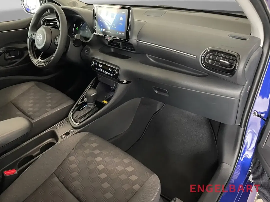 Toyota Yaris - Thumbnail 11