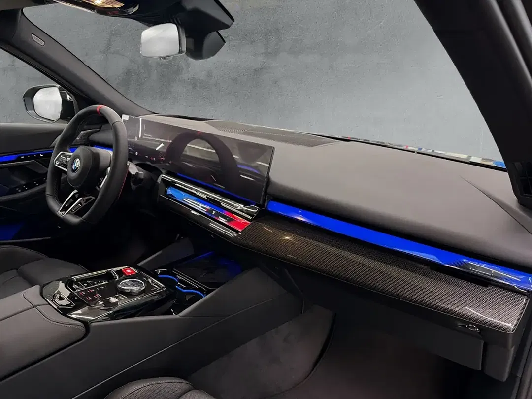 BMW M5 - Thumbnail 12