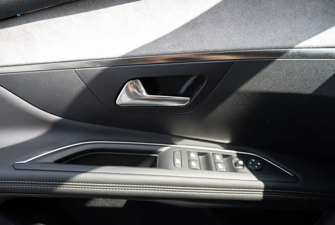 Peugeot 3008 - Thumbnail 11