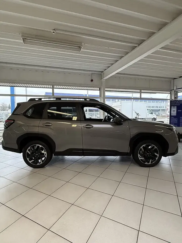 Subaru Forester - Thumbnail 3
