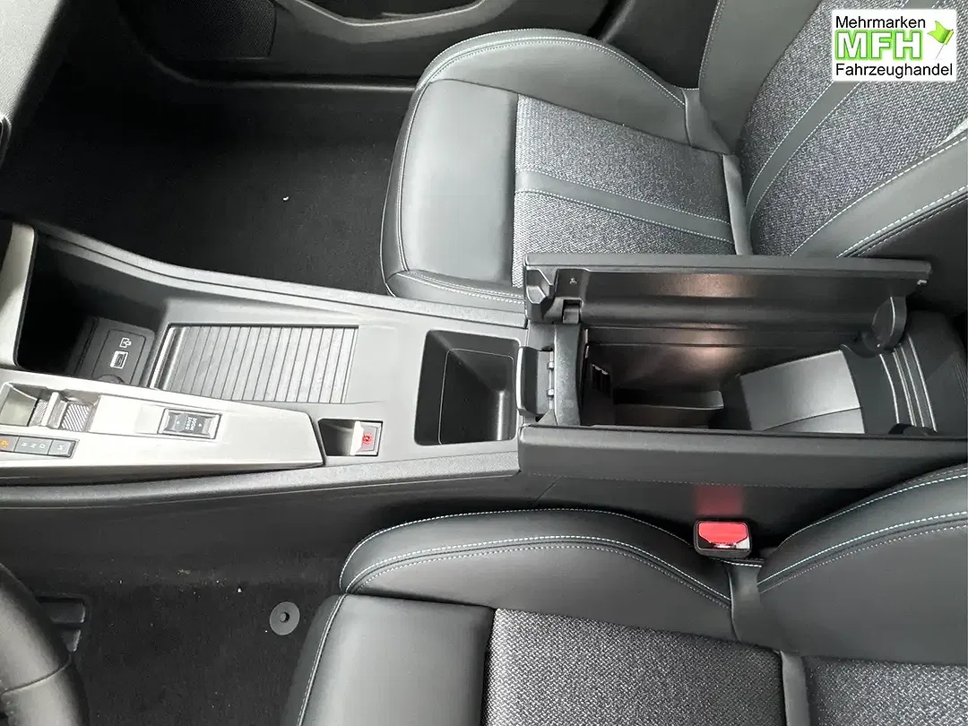 Peugeot 308 - Thumbnail 12