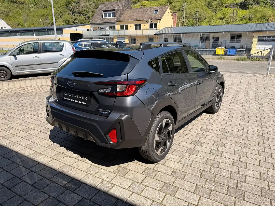 Subaru Crosstrek - Thumbnail 11
