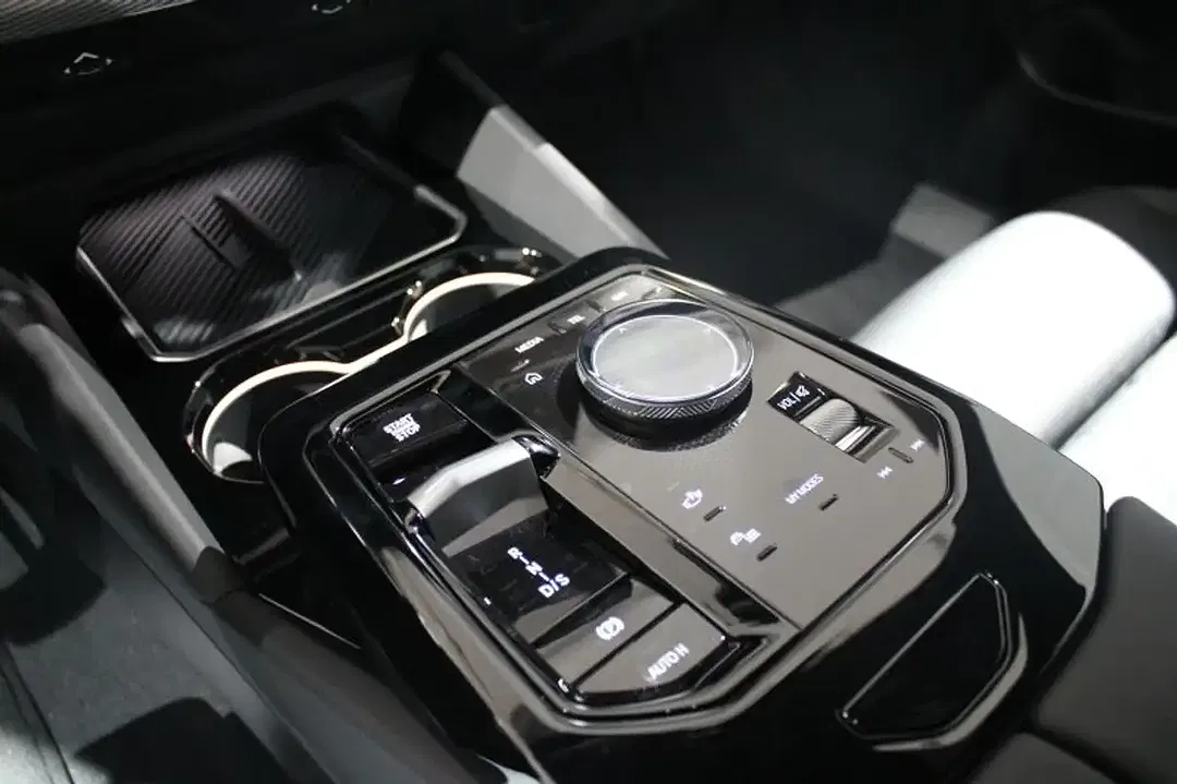 BMW 520 - Thumbnail 10