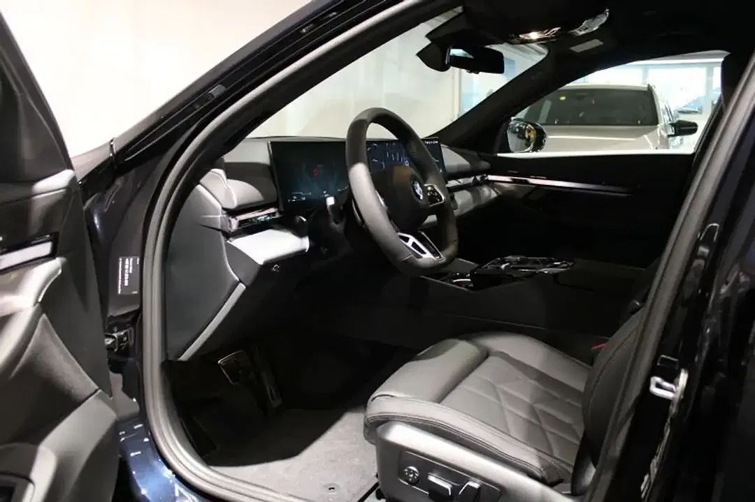 BMW 520 - Thumbnail 11