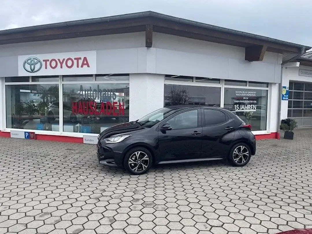 Toyota Yaris - Thumbnail 1
