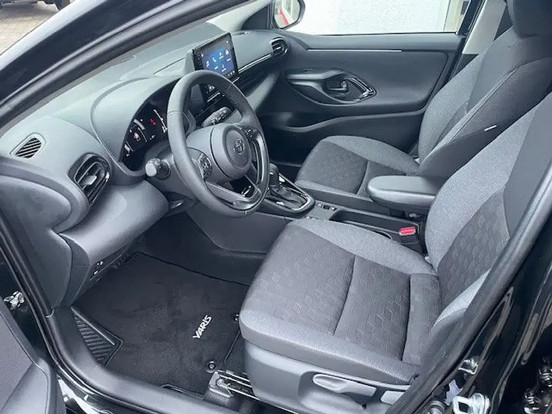 Toyota Yaris - Thumbnail 10