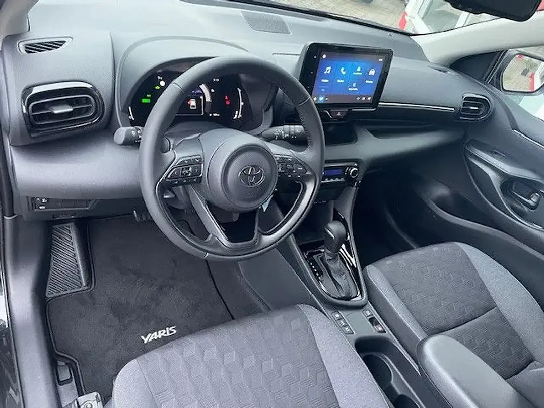 Toyota Yaris - Thumbnail 11