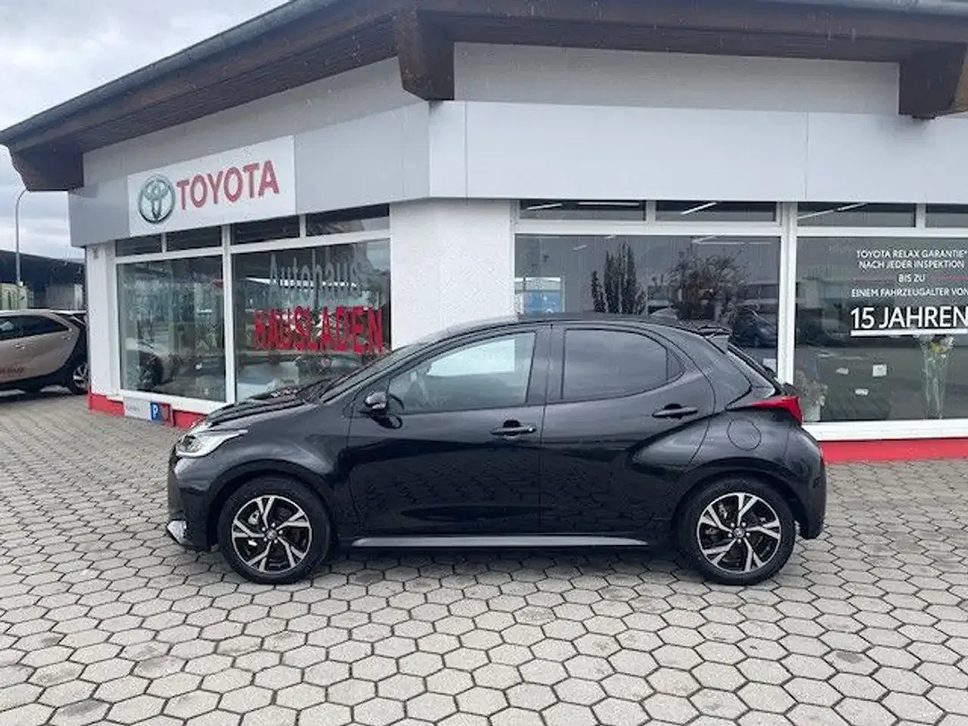 Toyota Yaris - Thumbnail 2
