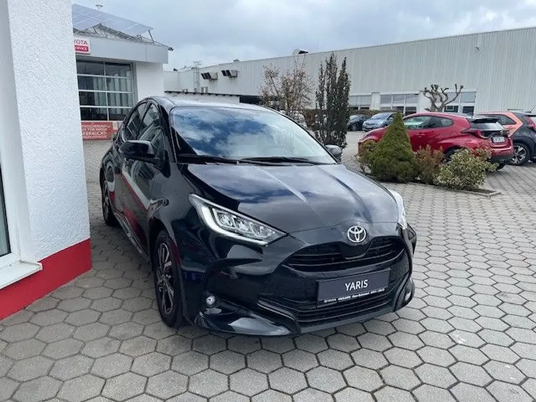 Toyota Yaris - Thumbnail 4