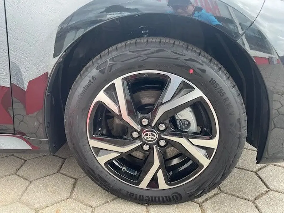 Toyota Yaris - Thumbnail 5
