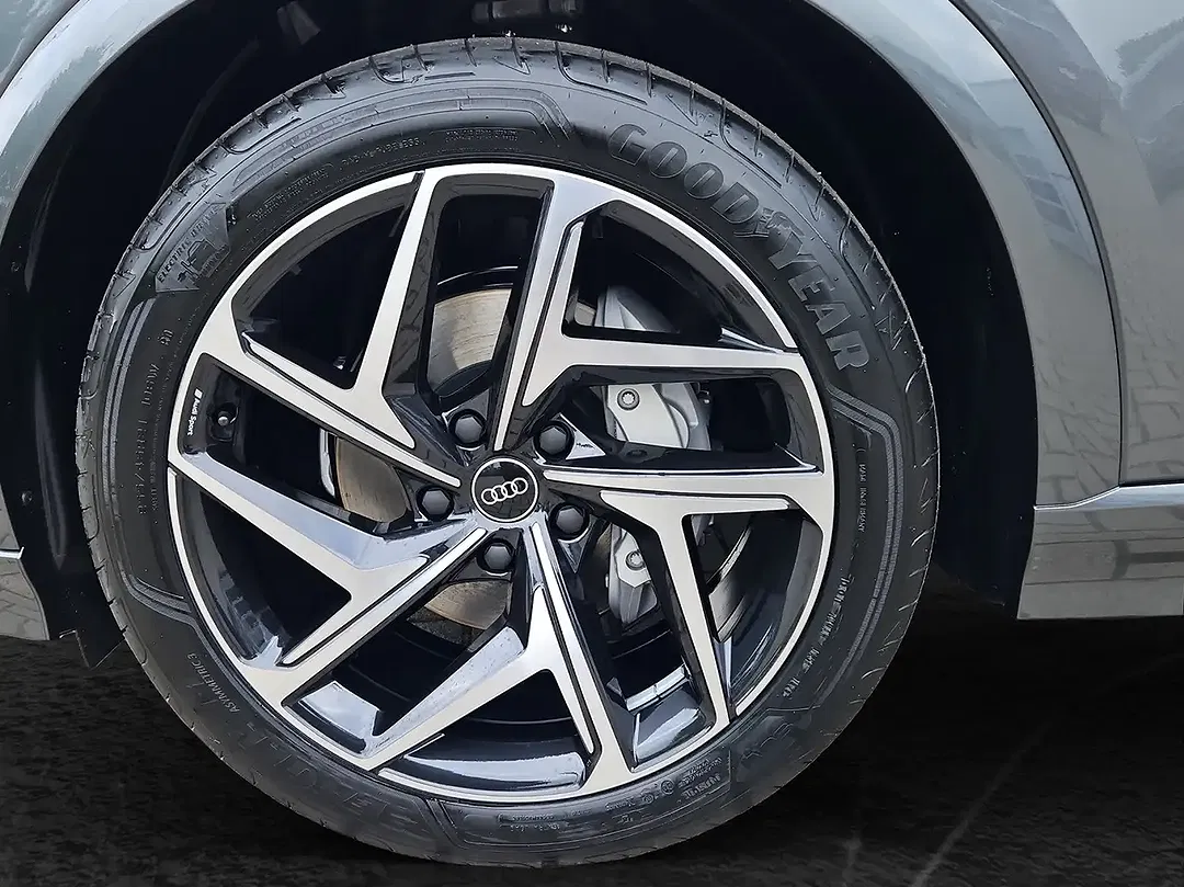 Audi Q6 e-tron - Thumbnail 4