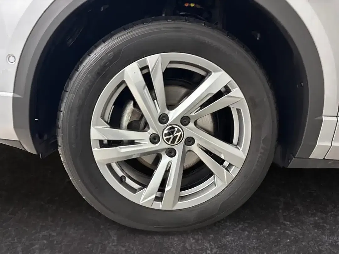 Volkswagen T-Roc - Thumbnail 8