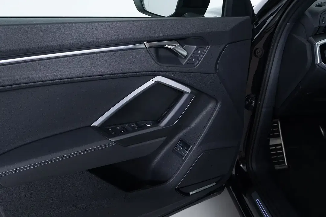 Audi Q3 - Thumbnail 11