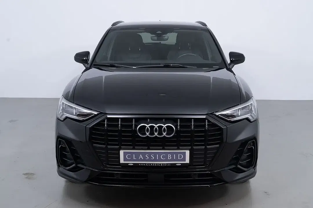 Audi Q3 - Thumbnail 3