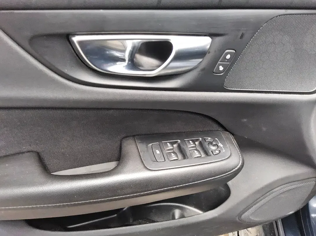 Volvo V60 - Thumbnail 9