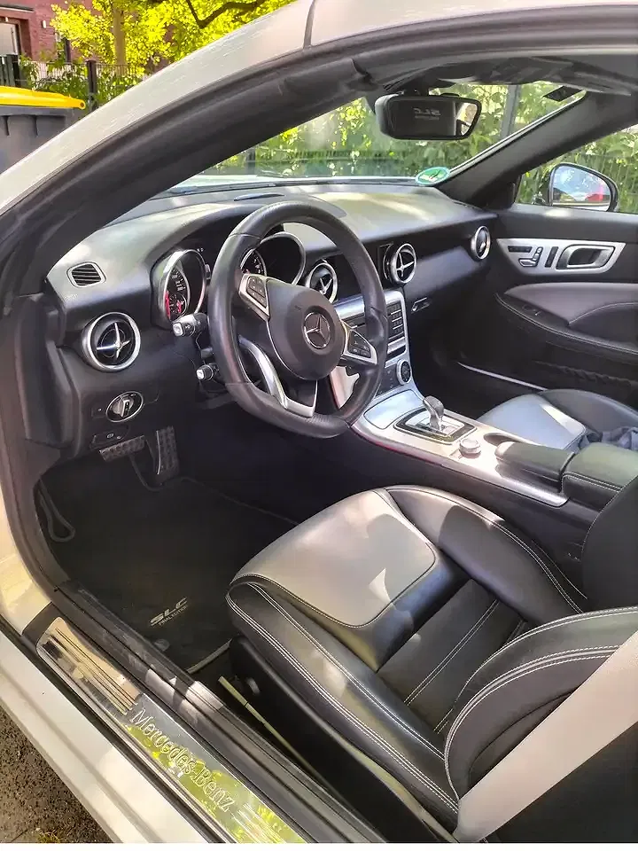 Mercedes-Benz SLC 200 - Thumbnail 12